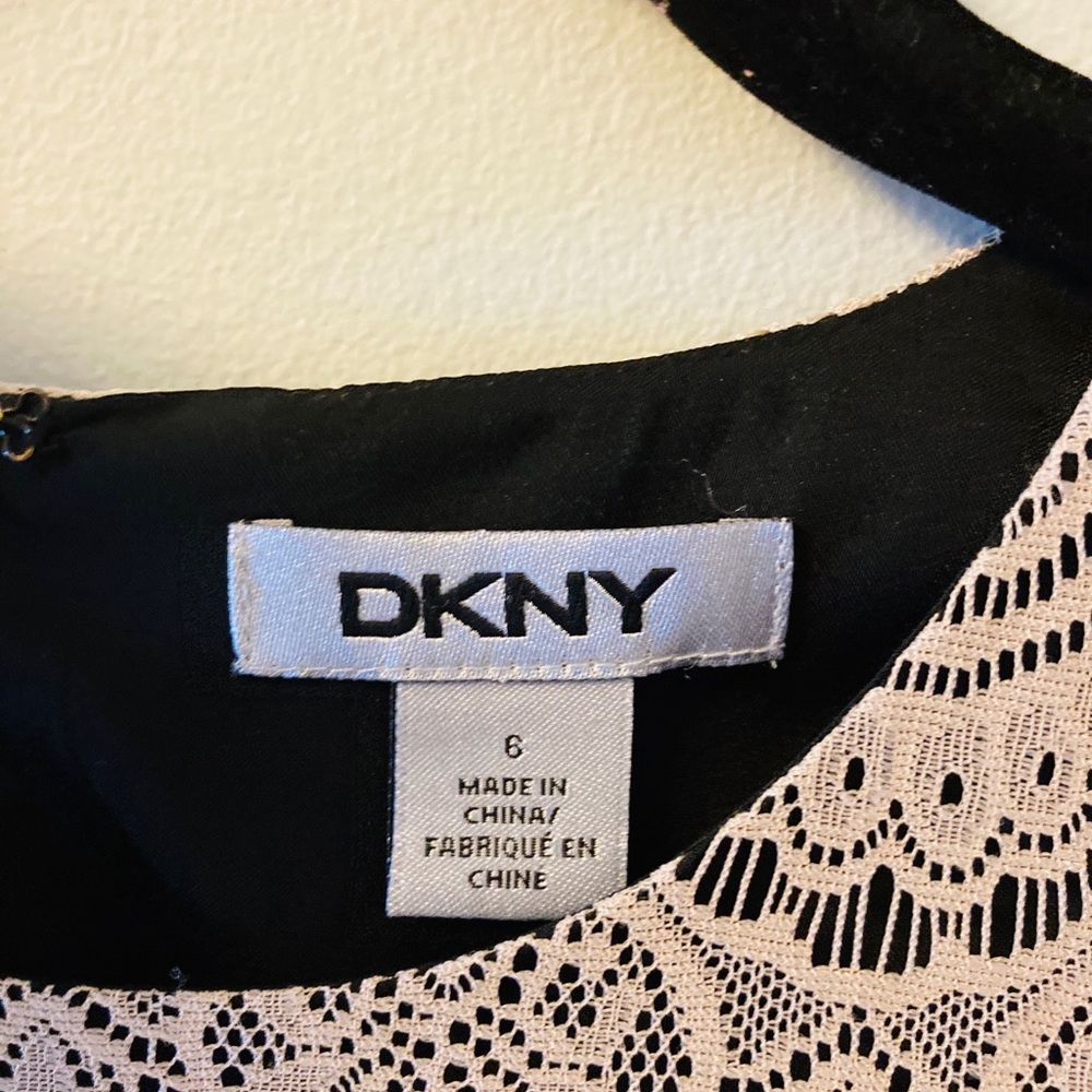 DKNY Beige and black, laced dress - Picture 2 of 5